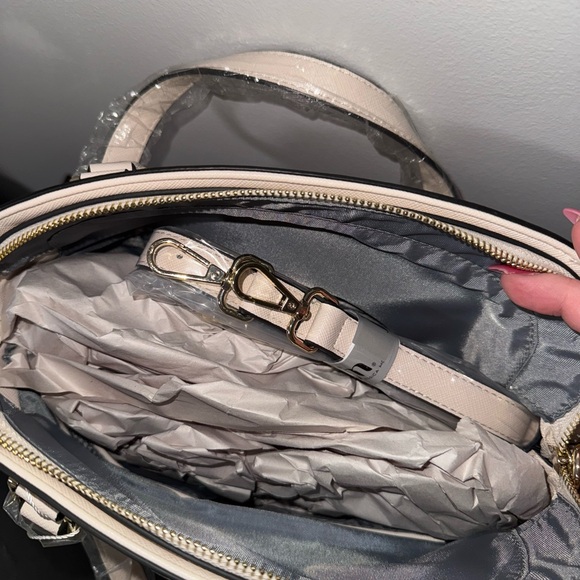 Women's Cream Handbag - Picture 4 of 4